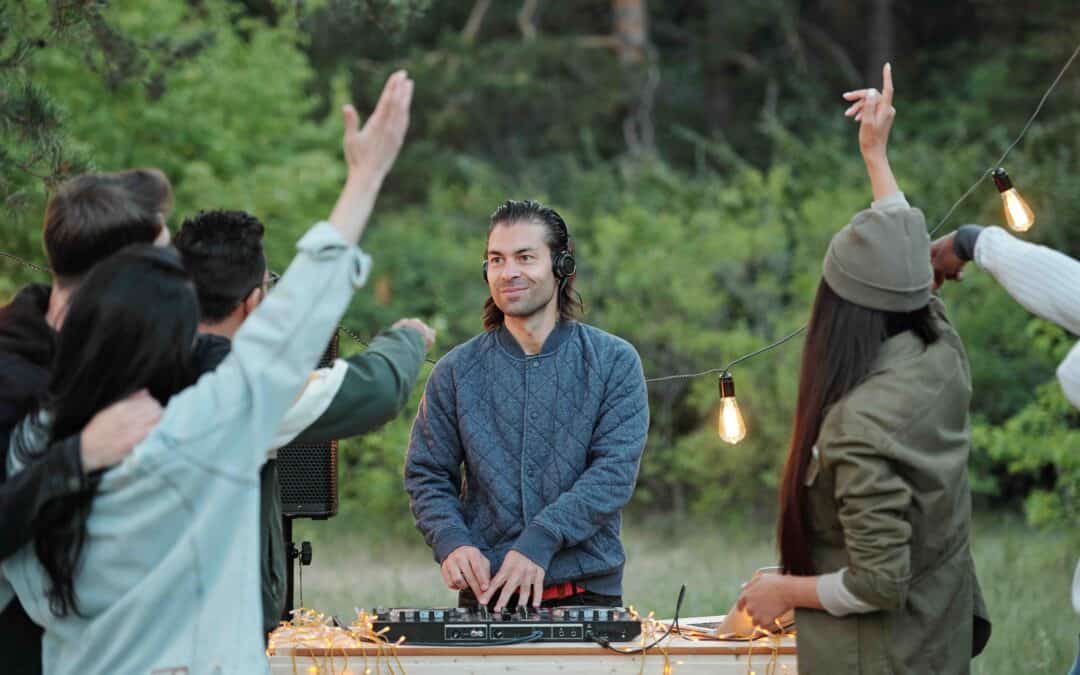 What to Consider When Booking Entertainment for your Reception