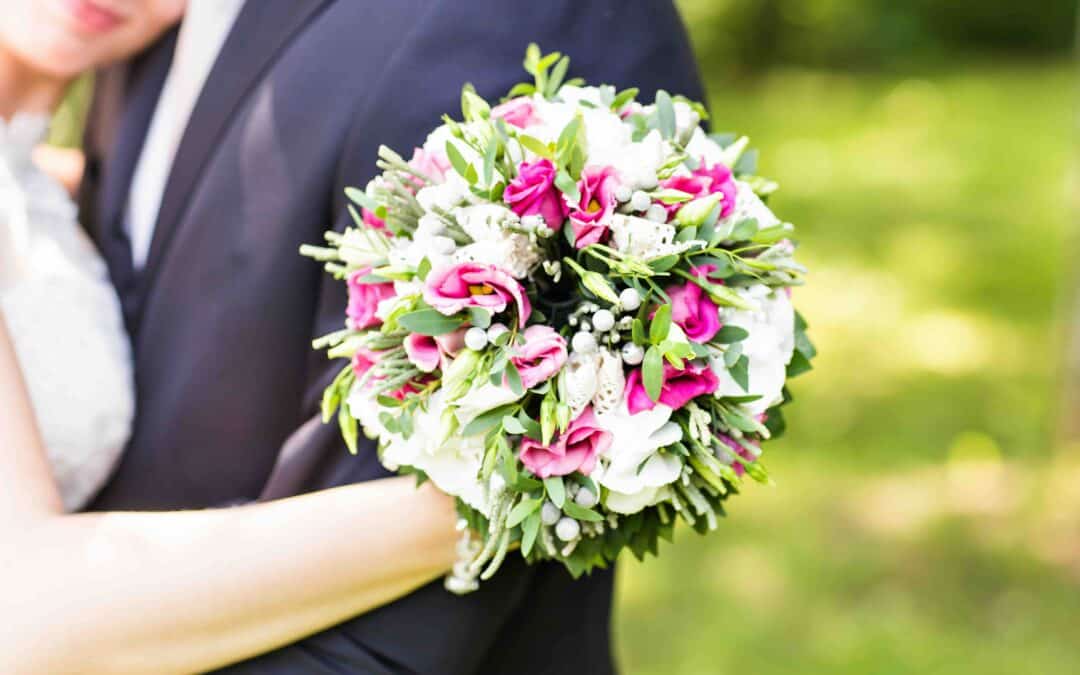 Top 10 Wedding Flowers and Their Meanings